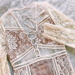 White Lace Long Sleeve V-neck Mini Dress